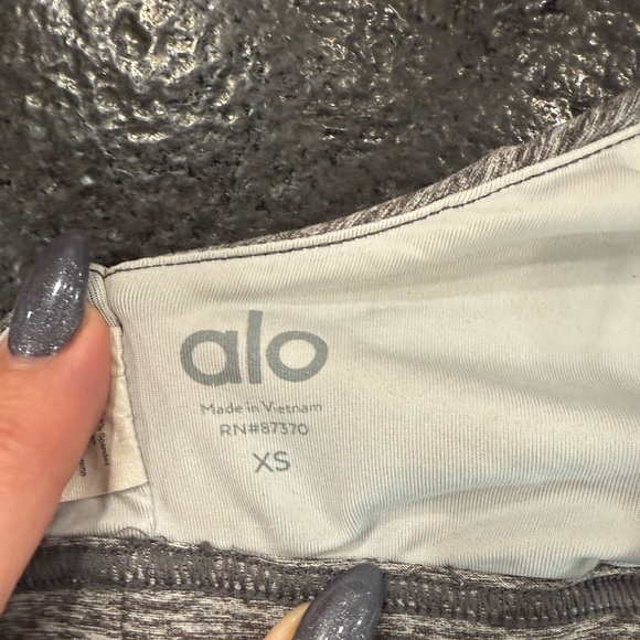 Alo Yoga Alosoft Lounge Cutout Bra – Grey Heather, XS, Like New - Picture 11 of 11
